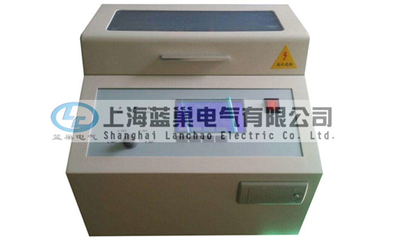 LCY-100B絕緣油介電強(qiáng)度試驗(yàn)儀是我公司經(jīng)過多次現(xiàn)場(chǎng)試驗(yàn)和長(zhǎng)期不懈努力，精心開發(fā)的高準(zhǔn)確度、全數(shù)字化工業(yè)儀器。該機(jī)操作簡(jiǎn)便，造型美觀大方